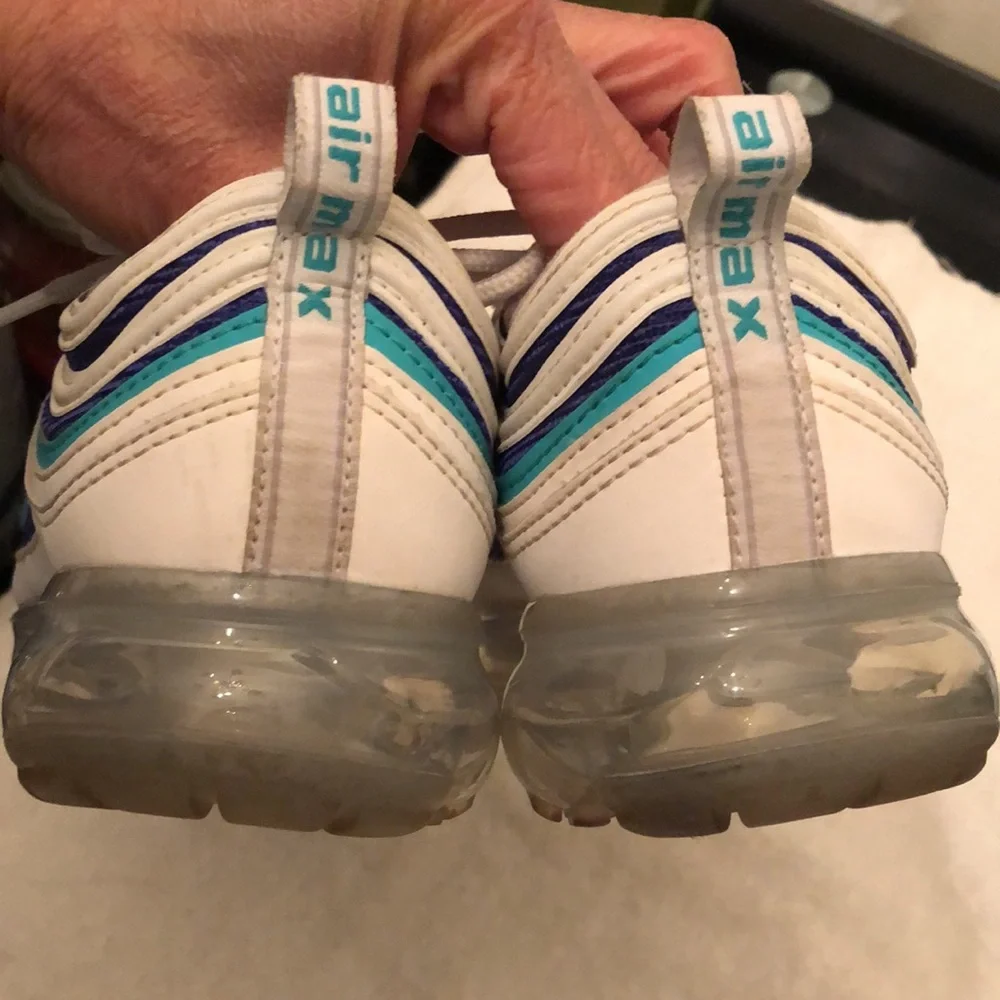 NIKE AIR VAPORMAX 97 GS WHITE INDIGO BURST RUNNING SNEAKERS MENS-BOYS SIZE 5.5Y